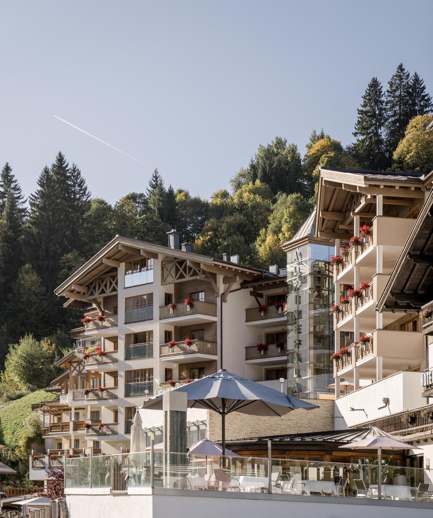 Hotel Alpine Palace Saalbach-Hinterglemm Buitenkant foto